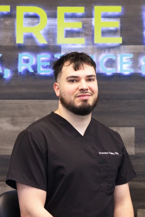 Dr. Juventino Valdez